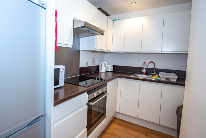 Studio To Rent In Whitefield Terrace, Flat, PL4