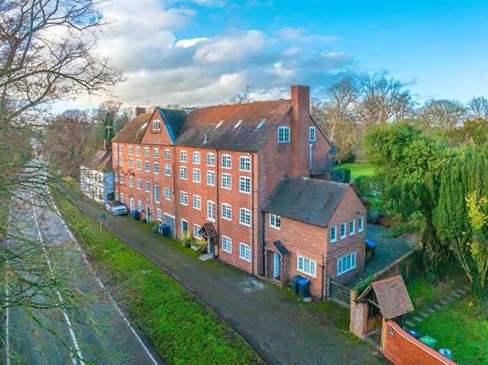 3 Bedroom Apartment For Sale In Stratford Road, Wootton Wawen, Henley-In-Arden, B95