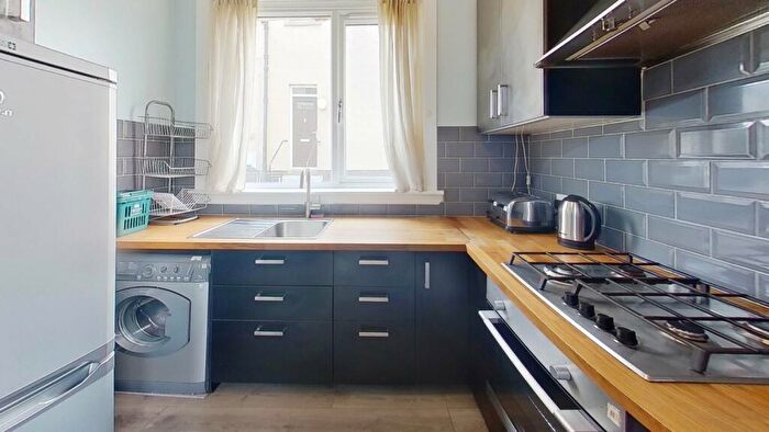 2 Bedroom Flat To Rent In Mansefield Place, Torry, Aberdeen, Aberdeen, AB11