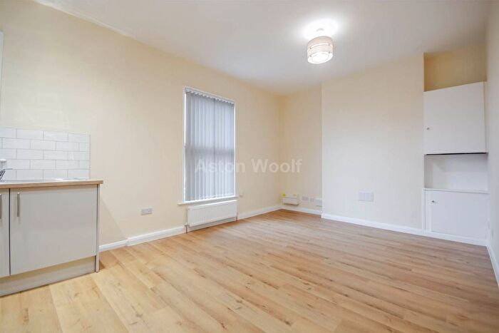 1 Bedroom Flat To Rent In Burford Road, Nottingham, NG7