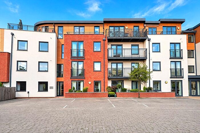 2 Bedroom Flat To Rent In Southern Road, Camberley, Surrey, GU15