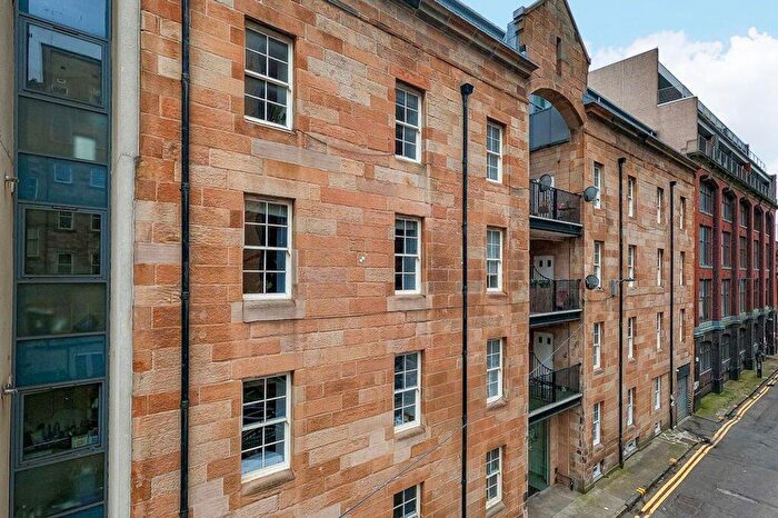 3 Bedroom Flat To Rent In Fox Street, Glasgow, G1