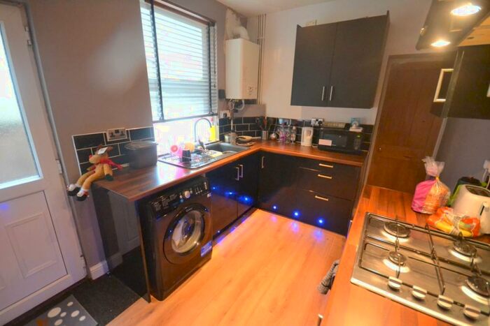 4 Bedroom House To Rent In Southampton Road, Far Cotton, Northampton, NN4