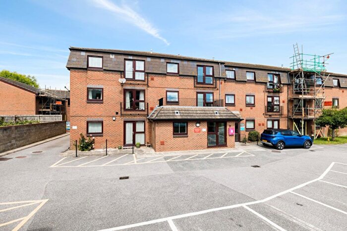 1 Bedroom Property For Sale In Coombe Valley Road, Dover, CT17