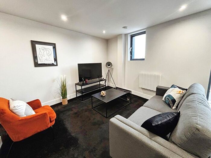 2 Bedroom Flat To Rent In Crown Point Road, Hunslet, Leeds, West Yorkshire, LS10