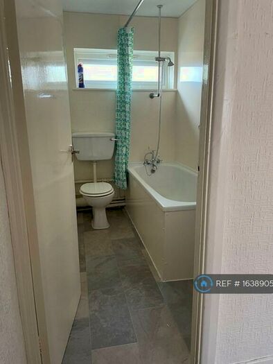 2 Bedroom Flat To Rent In Cromberdale Court, Tottenham London, N17