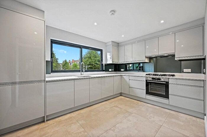 3 Bedroom Detached House To Rent In Lydford Road, London, NW2