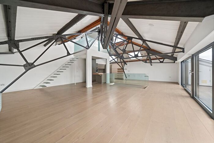 5 Bedroom Flat For Sale In Chiswick High Road, Chiswick, London, W4