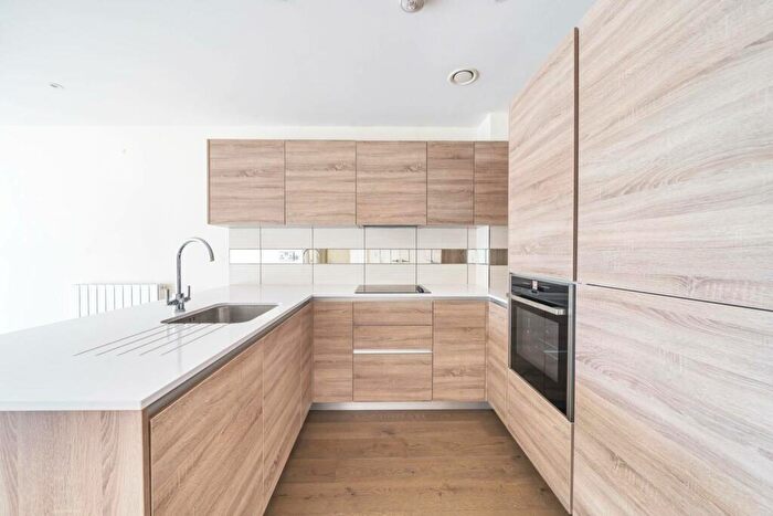 1 Bedroom Flat To Rent In Duke Of Wellington Avenue, Woolwich, London, SE18