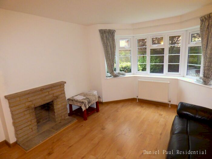 1 Bedroom Flat To Rent In Hampton Road, Twickenham TW2