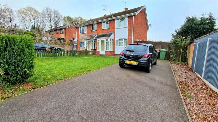 3 Bedroom Semi-Detached House To Rent In Hay Hill, Walsall WS5