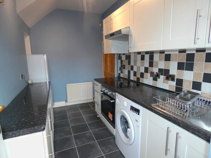 2 Bedroom Flat To Rent In Tunstall Avenue, Newcastle Upon Tyne, NE6