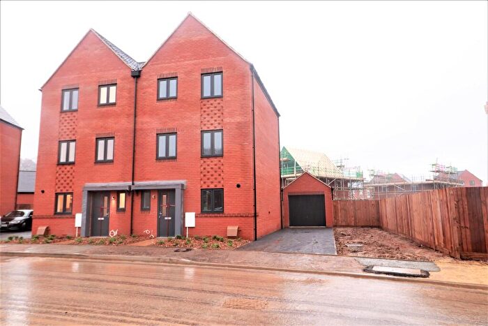 4 Bedroom Semi-Detached House To Rent In Linseed Way, Basingstoke, RG23