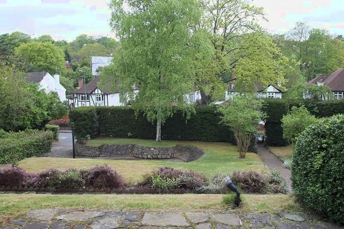 4 Bedroom Semi-Detached House To Rent In Woodmansterne Road, Carshalton, SM5