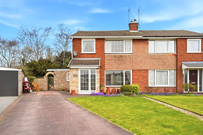 3 Bedroom Semi Detached House For Sale In Thatch Close, Selby, YO8