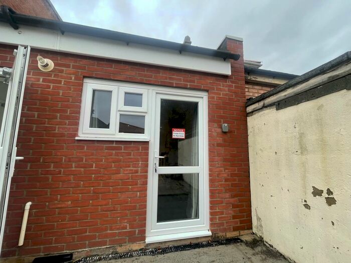 Flat To Rent In High Street, Clacton-On-Sea, CO15