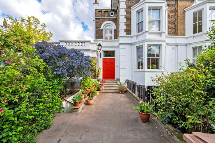Flat To Rent In Regents Park Road, Primrose Hill, London, NW1