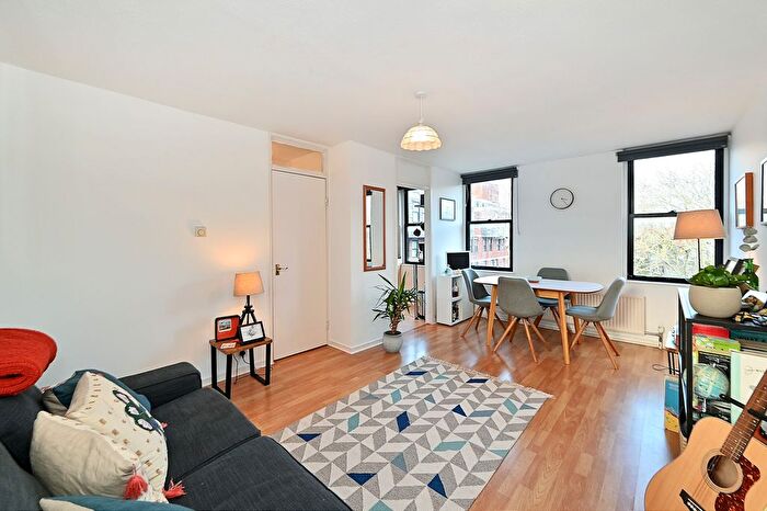 1 Bedroom Flat To Rent In Stourhead House, Tachbrook Street, Westminster, London, SW1V