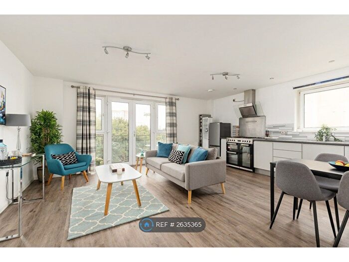 2 Bedroom Flat To Rent In Lindsay Road, Edinburgh, EH6