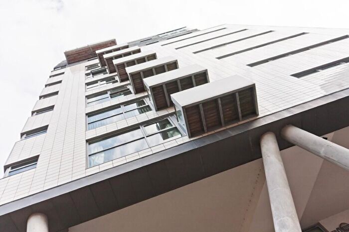 2 Bedroom Apartment To Rent In The Lock, Whitworth Street West, M1