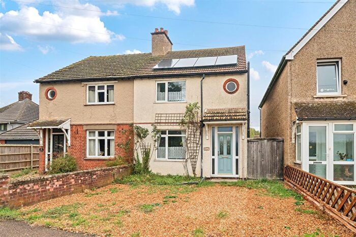 3 Bedroom Semi-Detached House For Sale In Willington Road, Cople, MK44