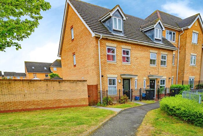 3 Bedroom End Of Terrace House For Sale In Morgan Close, Luton, Bedfordshire, LU4