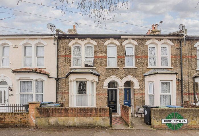 2 Bedroom Flat To Rent In Hazelwood Road, London, E17