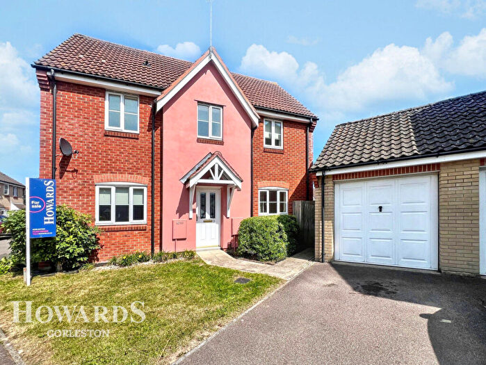3 Bedroom Detached House For Sale In Horsley Drive, Gorleston, NR31