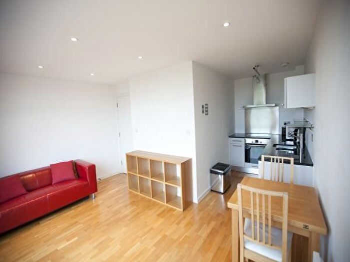 1 Bedroom Flat To Rent In Palmers Road, London, E2