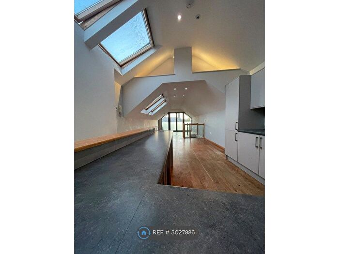 2 Bedroom Detached House To Rent In Back St, Exeter, EX5