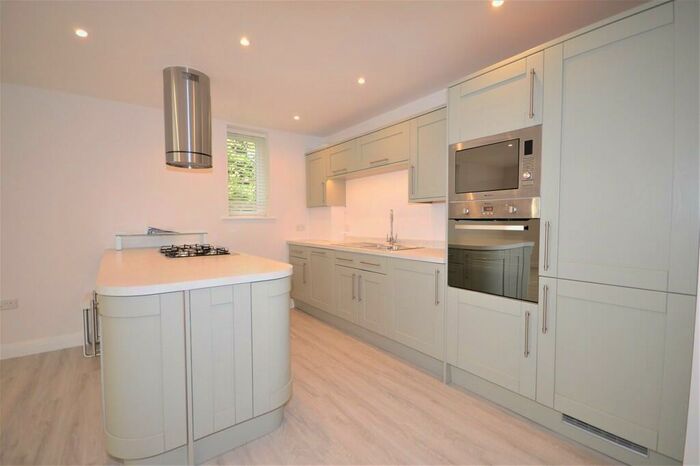 2 Bedroom Apartment To Rent In Talbot Avenue, Bournemouth, BH3