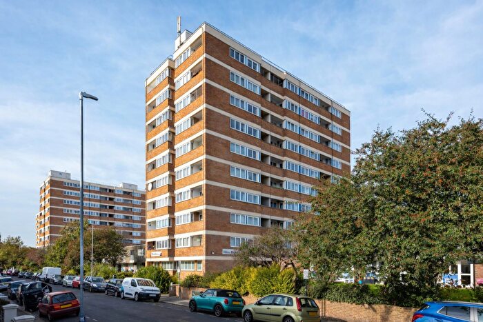 2 Bedroom Apartment For Sale In Clarendon Road, Hove, BN3