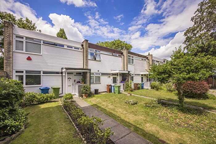 3 Bedroom End Of Terrace House For Sale In Tracy Court, Belmont Lane, Stanmore, Harrow, HA7