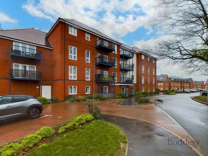 2 Bedroom Apartment To Rent In Surrey, KT16