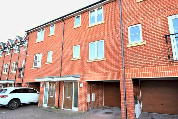 3 Bedroom Mews To Rent In Horndean, Waterlooville, PO8
