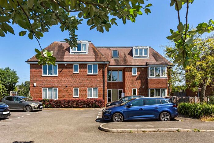 2 Bedroom Apartment To Rent In Rockall Way, Bosham, Chichester, PO18