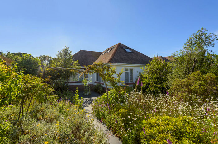 3 Bedroom Bungalow For Sale In Hatchet Close, Hale, Fordingbridge, Hampshire, SP6