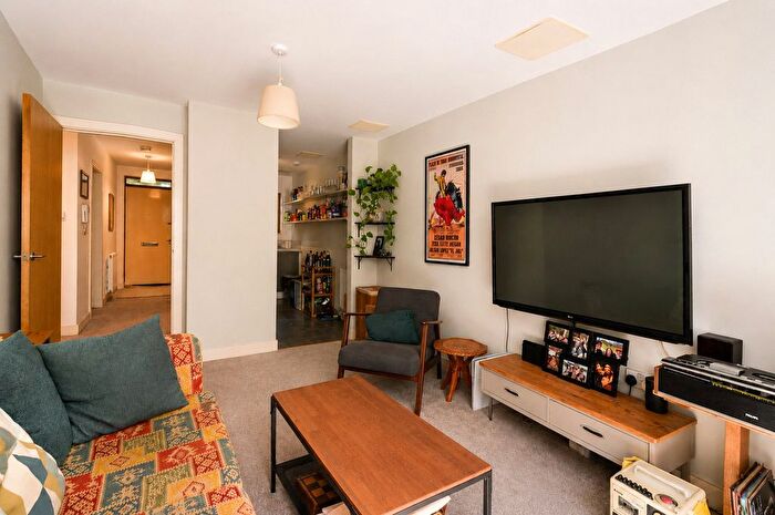 2 Bedroom Flat To Rent In Armidale Place, Bristol, Somerset, BS6