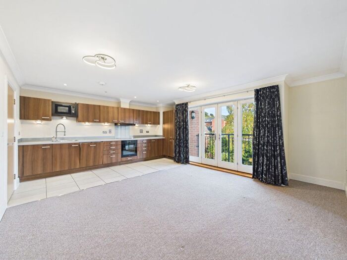 2 Bedroom Flat For Sale In Princes Drive, Worcester, Worcestershire, WR1