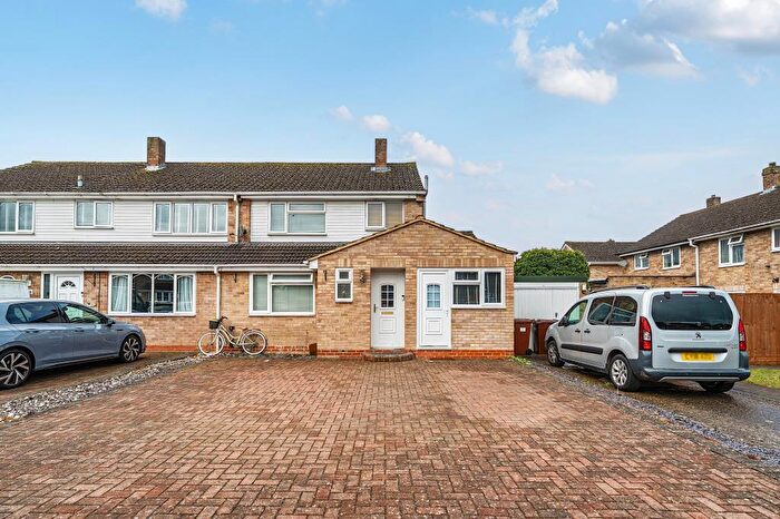 4 Bedroom Semi-Detached House For Sale In Kidlington, Oxfordshire, OX5