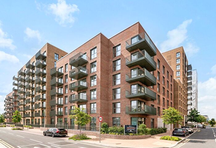 3 Bedroom Flat For Sale In Banks Road, Kidbrooke, SE3