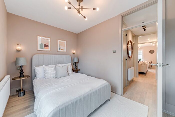 1 Bedroom Flat For Sale In Lonsdale Place, Barnsbury, N1