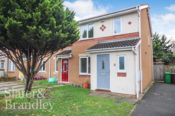 3 Bedroom End Of Terrace House To Rent In Marham Close, Nottingham, NG2