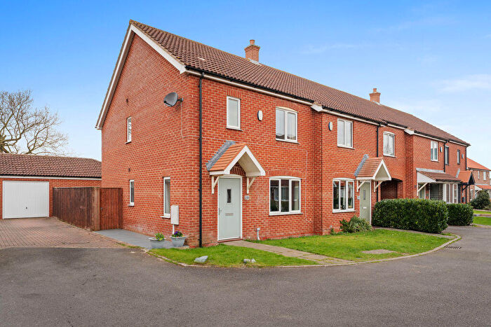 3 Bedroom Semi Detached House For Sale In Fallowfield Road, Scartho, DN33