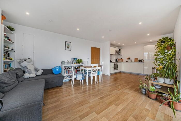 2 Bedroom Apartment For Sale In Woodberry Grove Woodberry Down, N4