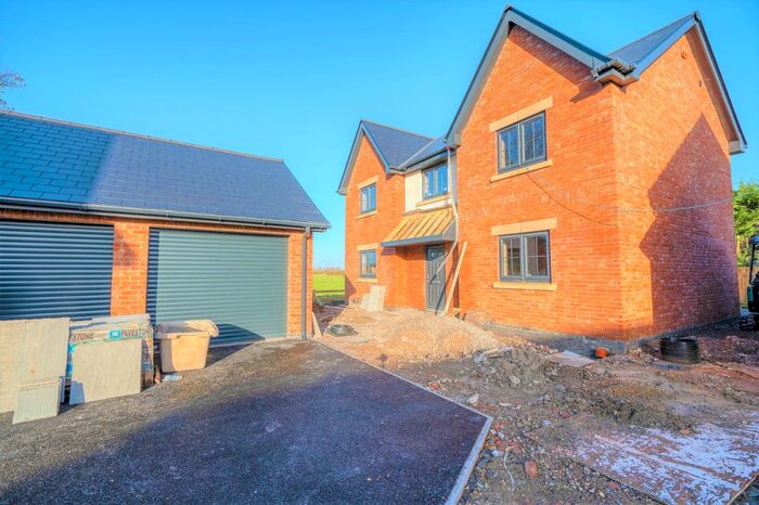 4 Bedroom Detached House For Sale In New Manor Court, Berrow, Burnham-On-Sea, TA8