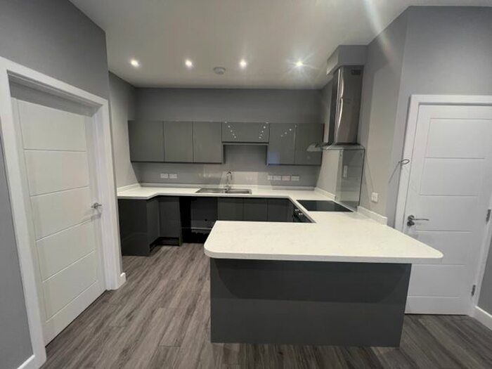 2 Bedroom Property To Rent In East Street, Southampton, SO14