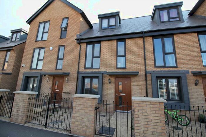 3 Bedroom Town House To Rent In Cowleaze Path, Banwell, BS29