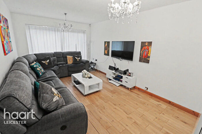 3 Bedroom Semi-Detached House For Sale In Ash Tree Road, Leicester, LE2