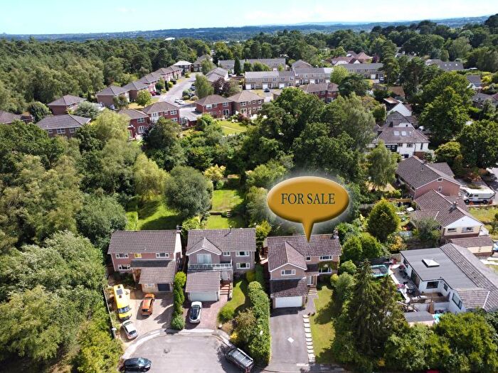 4 Bedroom Detached House For Sale In Heath Close, Colehill, Dorset, BH21